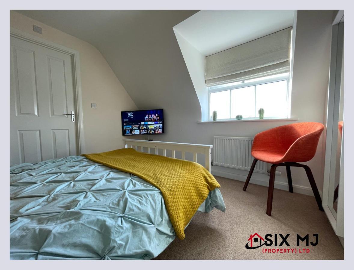 Chichele House, Sleeps 8, Nr Rushden Lakes, Allocated Parking, Corporate Welcome Higham Ferrers Extérieur photo